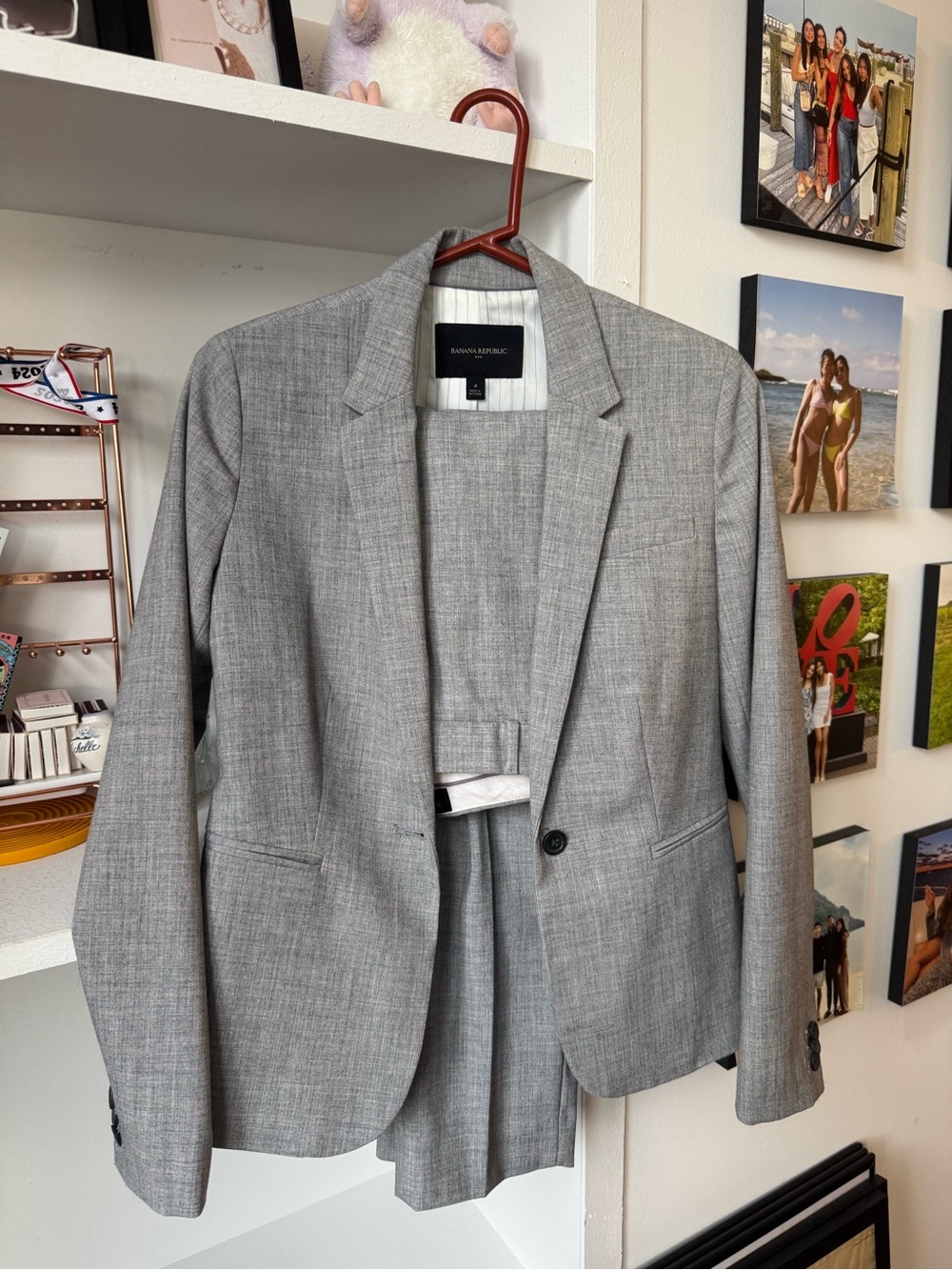 Banana Republic Light Gray Men's Two-Piece Suit